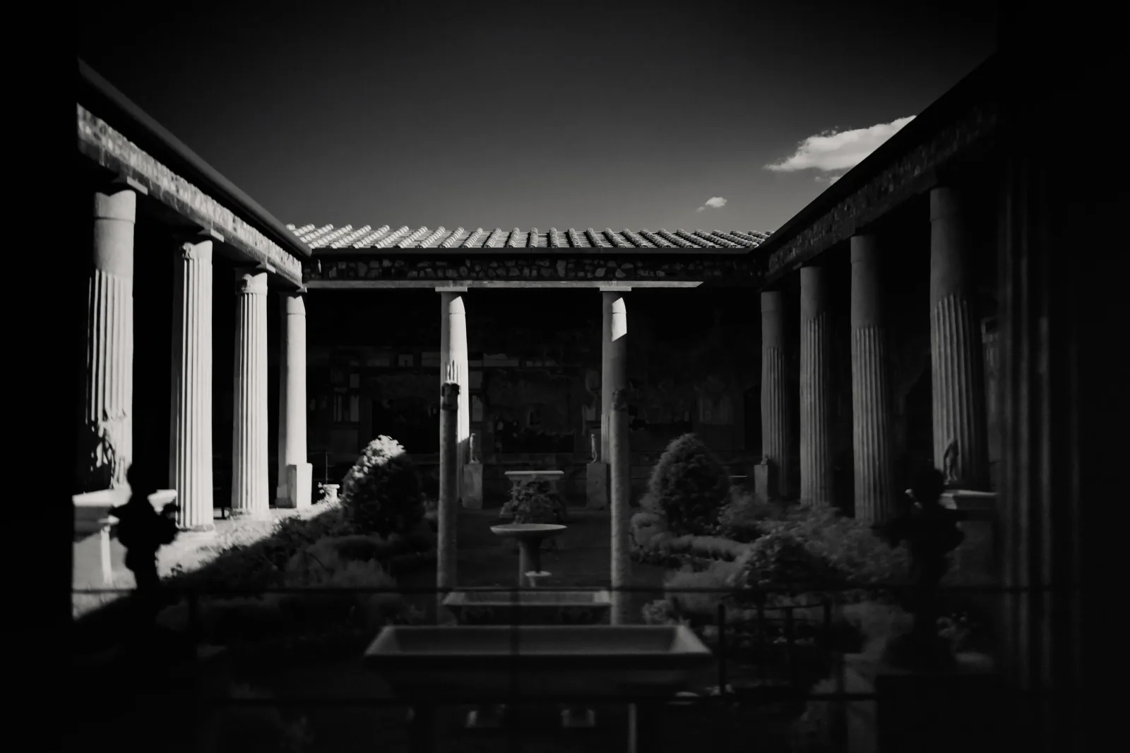 ALLEE SELIM AFTER US 23, photographie noir et blanc par Selim Allee